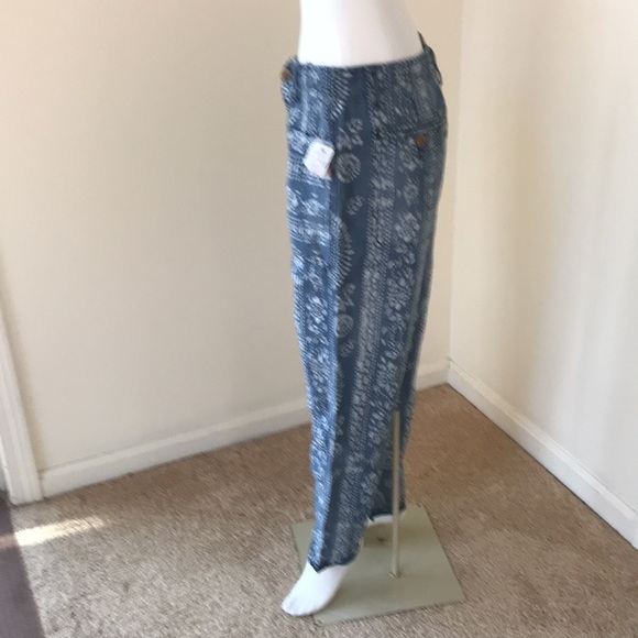 NWT! FREE PEOPLE Size 29 blue printed cotton and linen blend pants - Picture 5 of 11